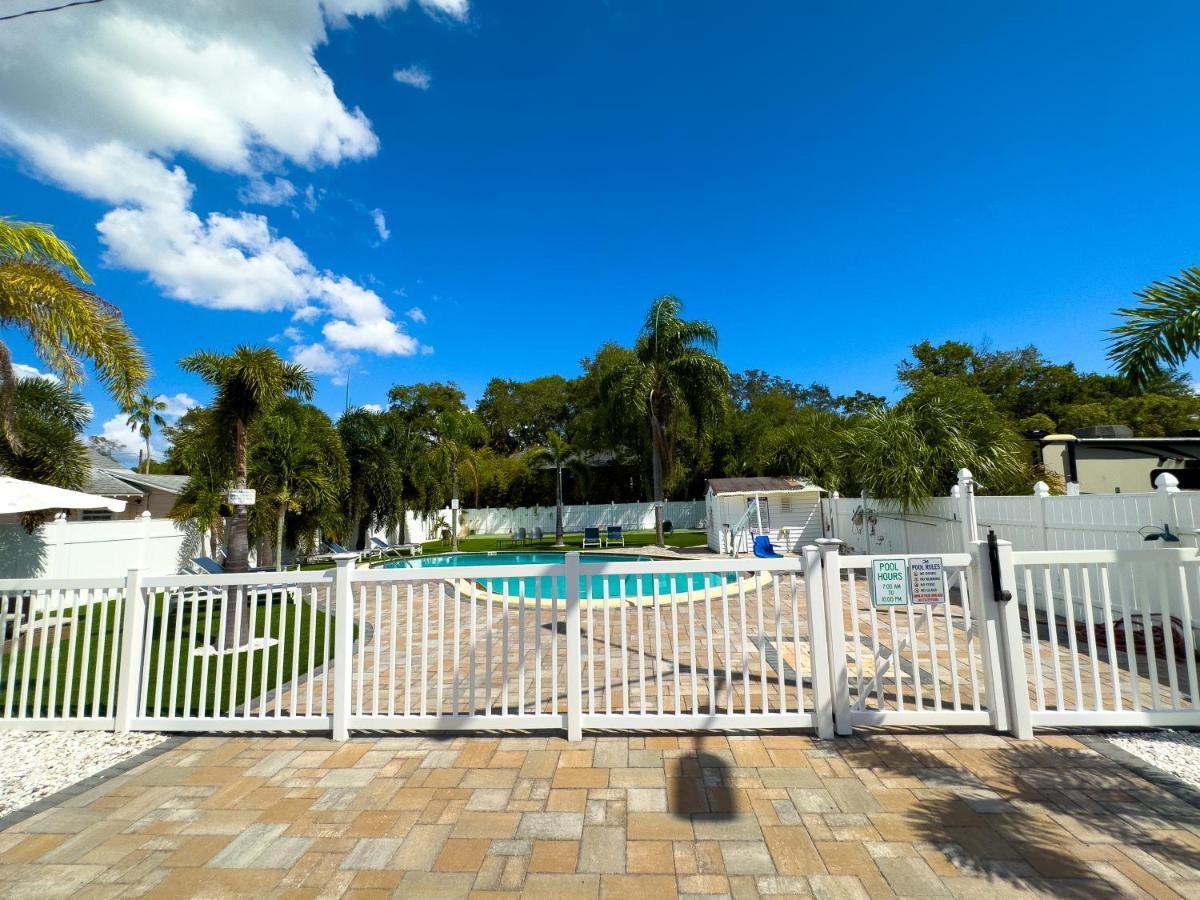 1K Bed Studio Apt With Shared Pool 02 Клиъруотър Екстериор снимка
